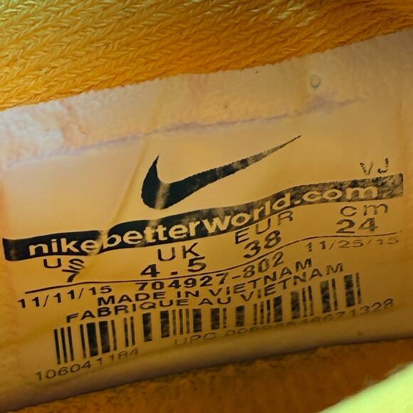 Nike Roshe Run Flyknit Orange Peach Running Shoes 704927-802 Women's Size 7 - Picture 9 of 10